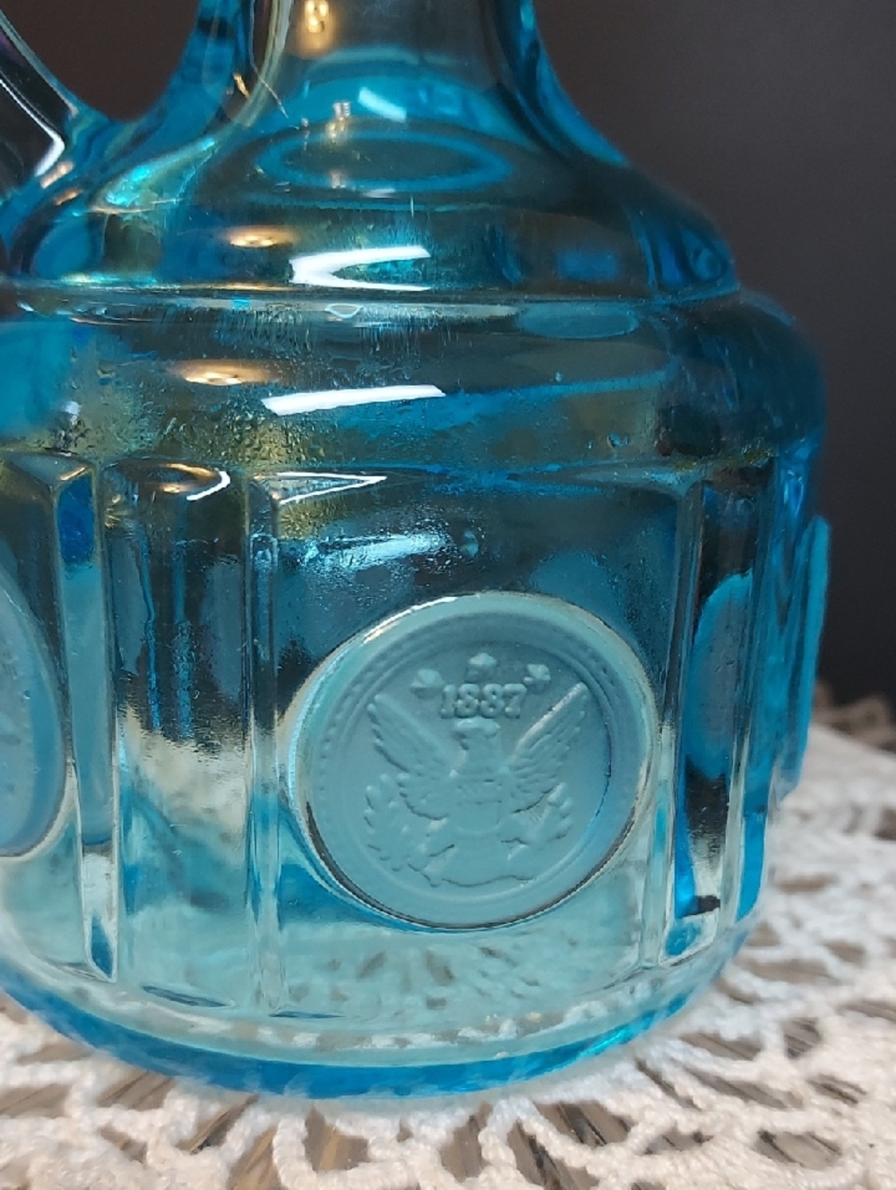 Vintage Fostoria Blue Glass Cruet With Stopper 1960s - Picture 3 of 10